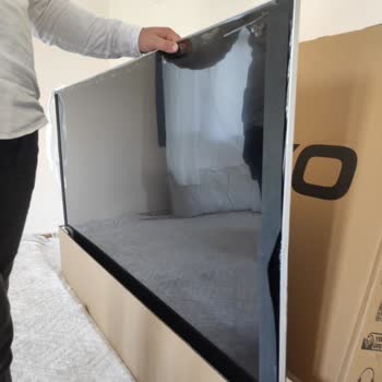 Kırık Gelen TV İçin Sorumluluk Alınmıyor, Müşteri Mağdur Ediliyor