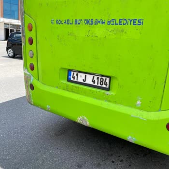 Otobüs Şoförünün Dikkatsizliği Ve Saygısız Davranışı