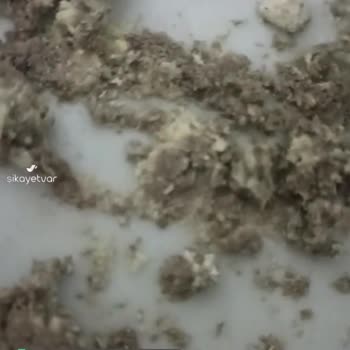 Torku Helvanın İçinden Plastik Benzeri Bir Şeyler Çıktı