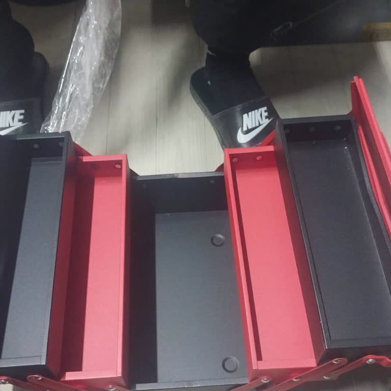 Pedido incorrecto de Dewalt en Isalet, recibí una caja vacía