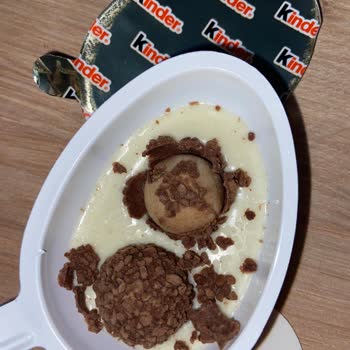 Kinder Joy Sürpriz Yumurtada Bozuk Ürün Ve Sağlık Riski