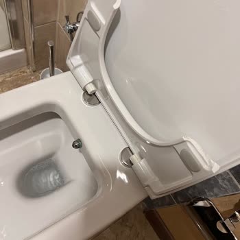 Klozet Kapakları Kısa Sürede Kırıldı, Garanti Kapsamında Destek Alamadım