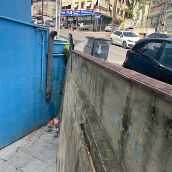 Çöp Konteynerleri Nedeniyle Yaşam Alanımız Engelleniyor