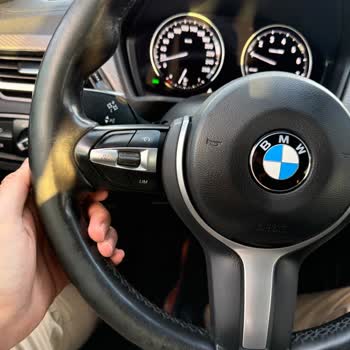 BMW X2 Direksiyonunda Beklenmedik Renk Solması Ve Deformasyon