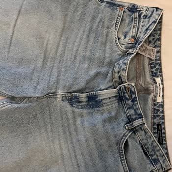 Yeni Alınan Kot Pantolon İlk Giyişte İki Beden Büyüdü