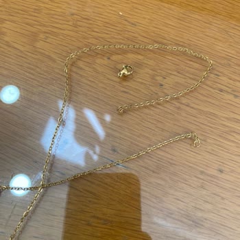 Anneler Günü Hediyesi Hayal Kırıklığı: Eksik Ve Kusurlu Ürün, İletişimsizlik