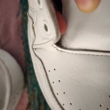 Adidas Ayakkabının Kısa Sürede Sökülmesi Ve İlgisiz Müşteri Hizmeti