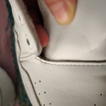 Adidas Ayakkabının Kısa Sürede Sökülmesi Ve İlgisiz Müşteri Hizmeti