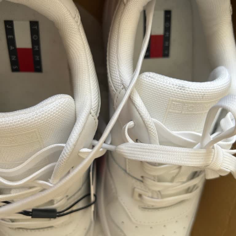 Boyner Kullanılmış Ürün Ve Yırtık Kutuyla Gelen Ayakkabı Hayal Kırıklığı