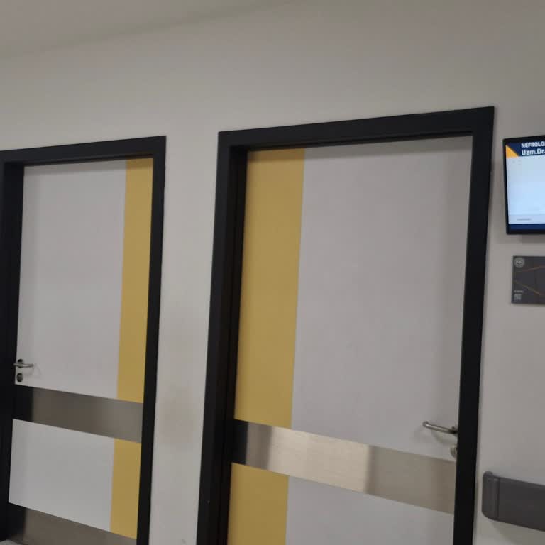 Hastanede Randevu Saatinde Doğum Günü Kutlaması Nedeniyle Bekletildik