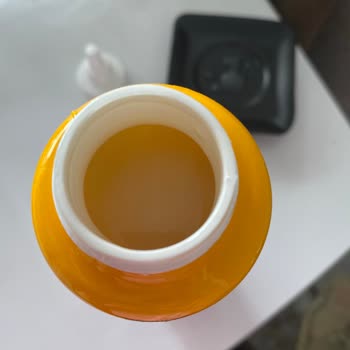 Aldığım Beyaz Çikolata Sosunun İçinden Jöle Sosu Çıktı