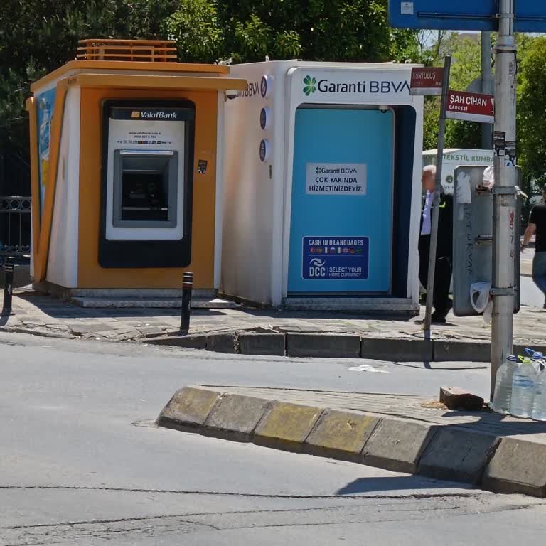 Esenkent Mahallesi'nde Garanti ATM'sinin Uzun Süredir Yapılmaması