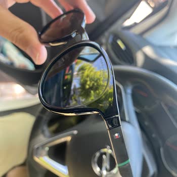 Opmar Optik Tommy Hilfiger Gözlükte Cam Yansıması Ve Polarize Sorunu