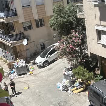 İzmir'de Çöpler Alınmıyor, Sağlığımız Tehlikede!