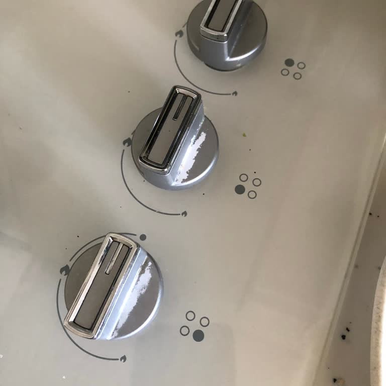 Arçelik Ankastre Ocak Düğmelerinde Tekrarlayan Renk Atması Ve Garanti Kapsamında Destek Sorunu