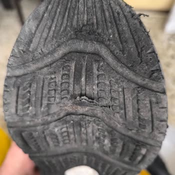 15 Günde Soyulan Ayakkabı Ve İlgisiz Müşteri Hizmeti