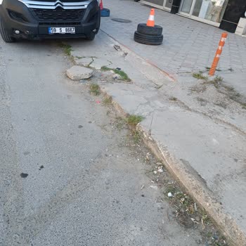 İnşaat Firmasının Kaldırımı Zarar Vermesi Ve Sorunun Giderilmemesi