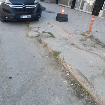 İnşaat Firmasının Kaldırımı Zarar Vermesi Ve Sorunun Giderilmemesi