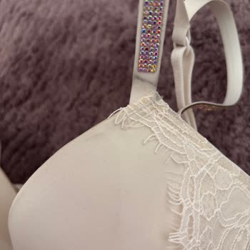 I Got a Dirty, Pilled Bustier from Victoria’s Secret and the Replacement Was Even Worse