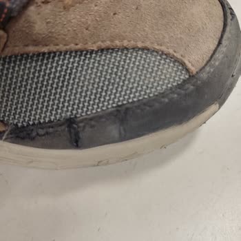 My Asics 51893 BRBK Shoes Split at the Front Despite Careful Use