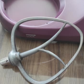 Fakir Hamur Yoğurma Makinesi Aparatında Sağlık Endişesi Ve Kalite Sorunu