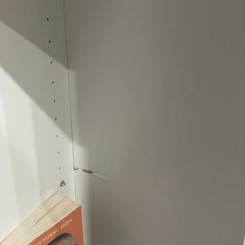 Hasarlı Kitaplık İçin Kargo Ücreti Müşteri Mağduriyetine Yol Açıyor