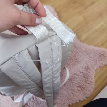 Üç Günde Yırtılan Sırt Çantasına İade Veya Değişim Yapılmadı