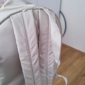 Üç Günde Yırtılan Sırt Çantasına İade Veya Değişim Yapılmadı