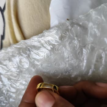 Ferizz Aldığım Yüzük Çizik ve Rengi Solmuş Şekilde Teslim Edildi, İade Yapılmıyor