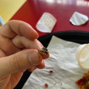Pizzadan Çıkan Yabancı Cisim Nedeniyle Yaşanan Güvensizlik