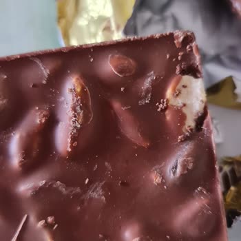 Aldığım Ülker Antep Fıstıklı Ürün Bozuk Ve Kurtlu Çıktı