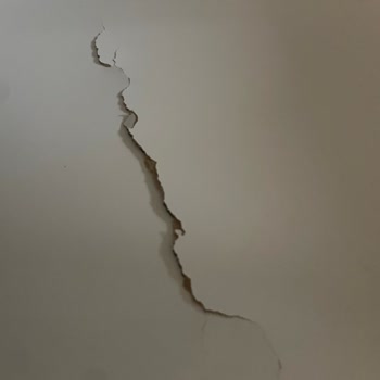 Kırık Koltuk Değişmiyor, Evde Hareket Edemiyoruz Müşteri Hizmetleri Çözüm Sunmuyor