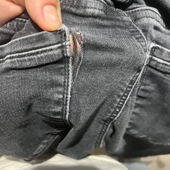 Aldığım Kot Pantolonlar Sürekli Açılıyor, Değişim Talebim Reddedildi