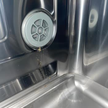 Bulaşık Makinesinde Yaygın Paslanma Ve Yetersiz Servis Çözümü
