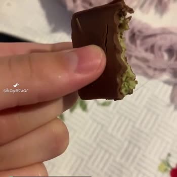 Ülker Dubai Çikolatasından Saç Çıktı