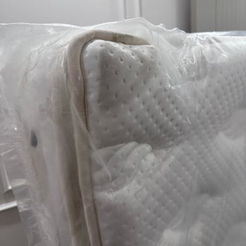 Yanlış Ölçüde Yatak, Hasarlı Teslimat Ve Kötü Hizmet Deneyimi