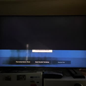 3 Yıllık Samsung TV Kendi Kendine Kapanıyor Ve Yüksek Onarım Ücreti Çıkarıldı