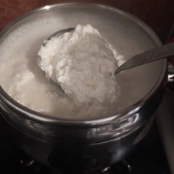 Son Kullanma Tarihi Geçmemiş Süt Bozuk Çıktı, Güvenim Sarsıldı