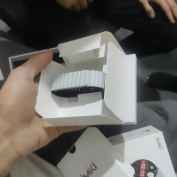 Aldığım Akıllı Saatin Kutusundan Şarj Aleti Çıkmadı, Mağaza Çözüm Sunmadı