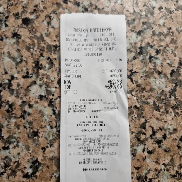 Boston Drink & Dessert San Sebastian Pastasında Pişmemiş Ürün Ve Yetersiz Müşteri İlgisi