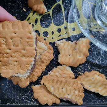 Kreması Eksik Ve Kırık Gelen Bisküviler Hayal Kırıklığı Yarattı