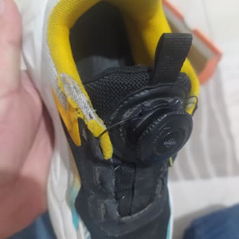 Kısa Sürede Yırtılan Ayakkabıya Kullanıcı Hatası Denilerek Çözüm Sunulmadı