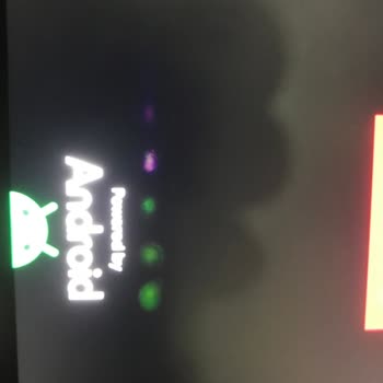 Lenovo Tablet Ekranında Kendiliğinden Oluşan Renk Sorununa Servisten Çözüm Alamadım