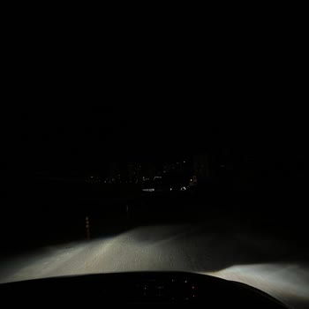 Ümraniye Belediyesi Şenol Güneş Bulvarında Karanlık Ve Bozuk Yollar Sürücüleri Zorluyor