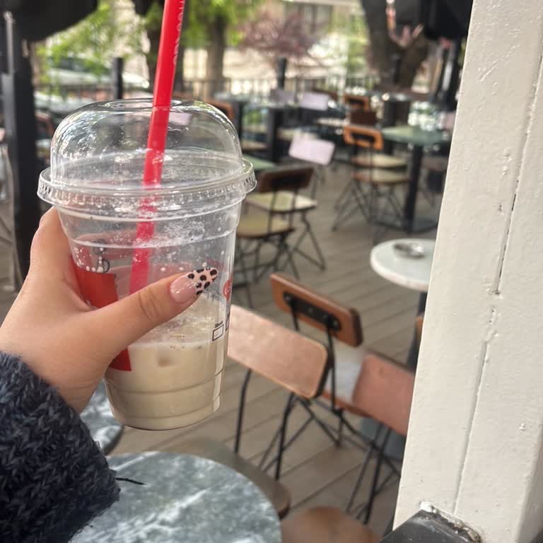 Kafe Çalışanının Davranışı Ve Dışarıdan Getirilen Ürünlere Yönelik Uygulama Hakkında Şikayet