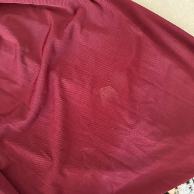 Aldığım Elbiseler Lekeli Çıktı, Değişim Yapılmıyor