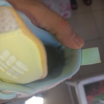 Columbia Ayakkabıda Renk Atması Ve Yırtılma Sorunu