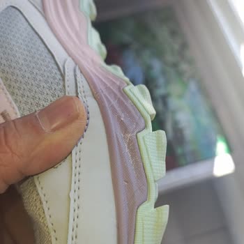 Columbia Ayakkabıda Renk Atması Ve Yırtılma Sorunu