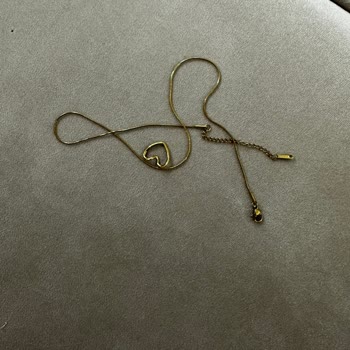 Aldığım Kolyenin Renk Bırakması Ve İletişim Sorunu