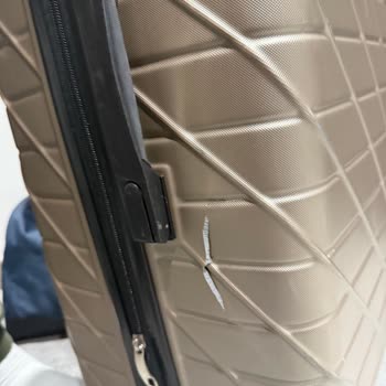 Ich finde meinen Delsey Koffer nach SunExpress Flug beschädigt